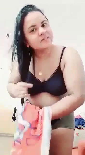 Beautiful Bhabi Showing