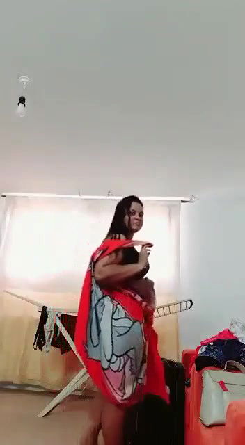 Beautiful Bhabi Showing