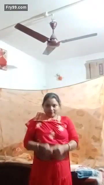 Mani Kaur SHOW HER chubby body and remove clothes