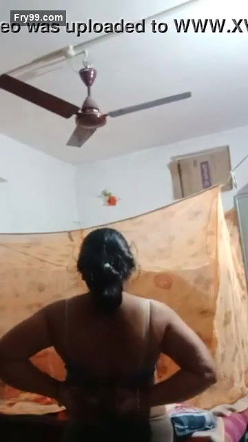 Mani Kaur SHOW HER chubby body and remove clothes