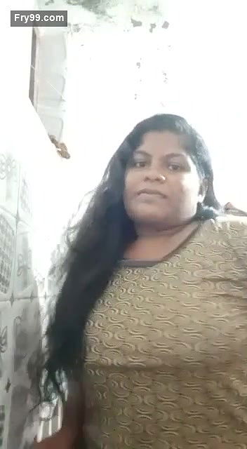 Desi Girl Shows her Big Boobs