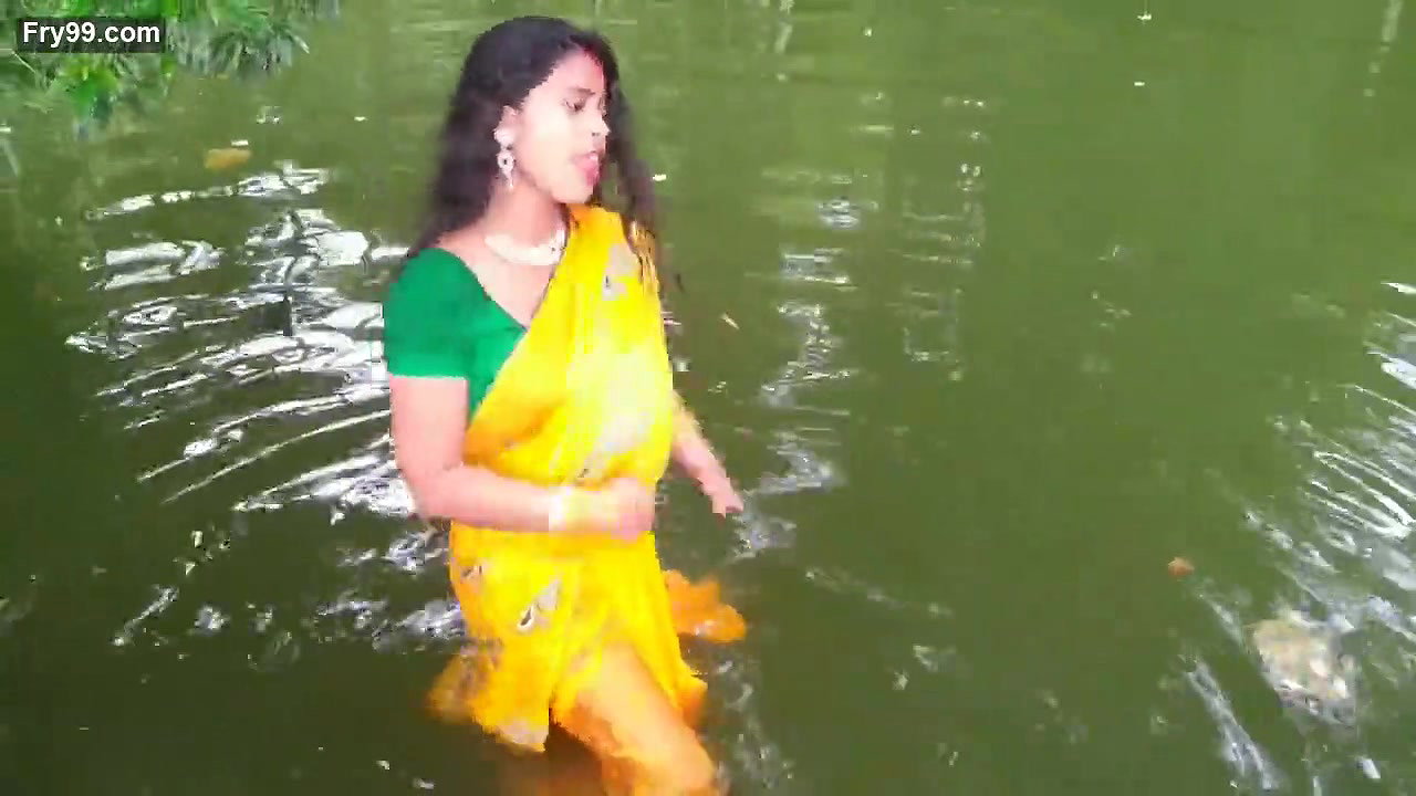 Bengali Hot tiktoker Diya nag sexy dance