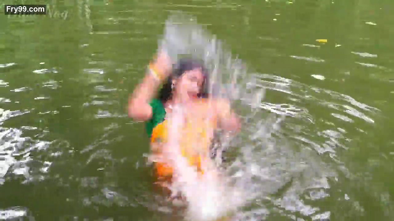 Bengali Hot tiktoker Diya nag sexy dance