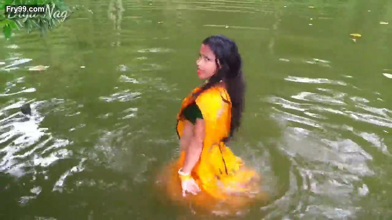 Bengali Hot tiktoker Diya nag sexy dance