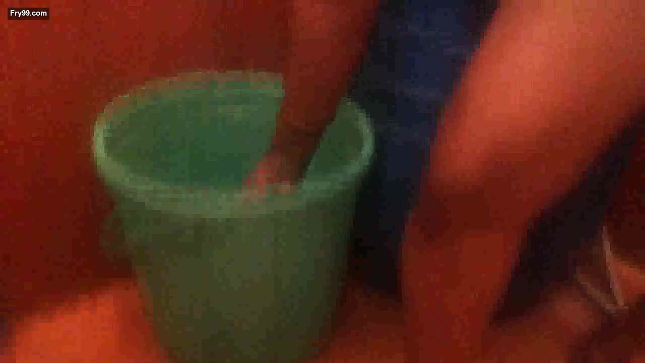 Tamil Bhabhi Taking Shower – Movies