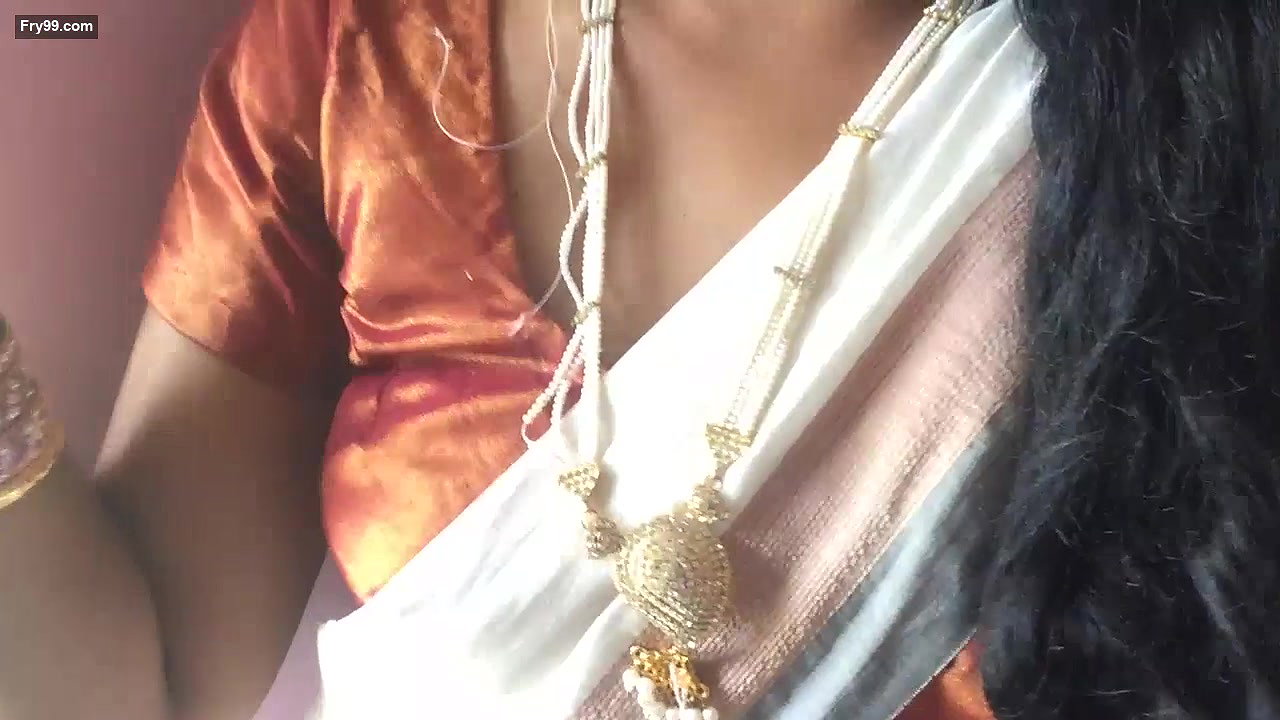Tamil Bhabhi White Sari Show – Movies