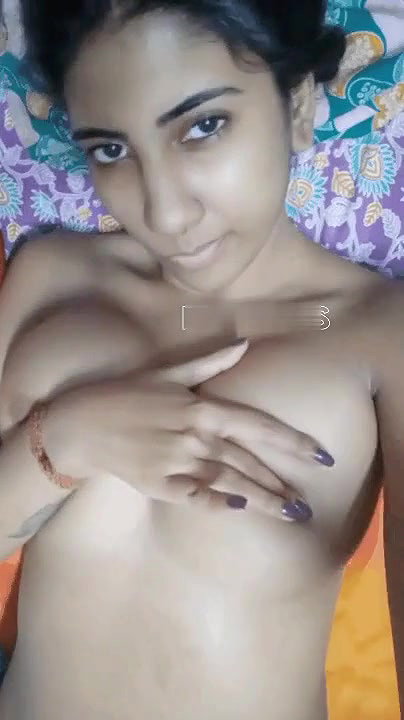 Beauty Teen nude selfie