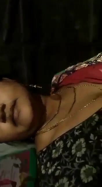 Bhabi Showing Pink pussy