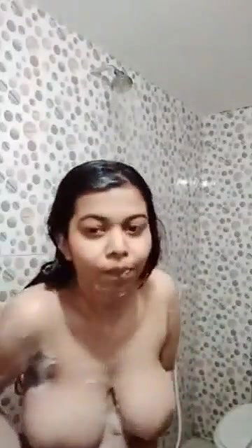 Bigboob Girl Bathing