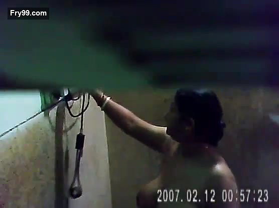 Next Bhabhi Filmed In Shower – Movies