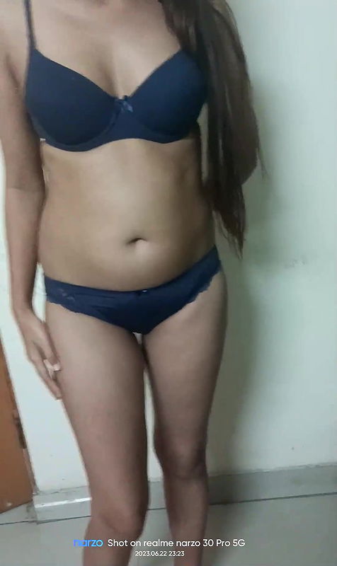 Sexy Indian Girl Bathing