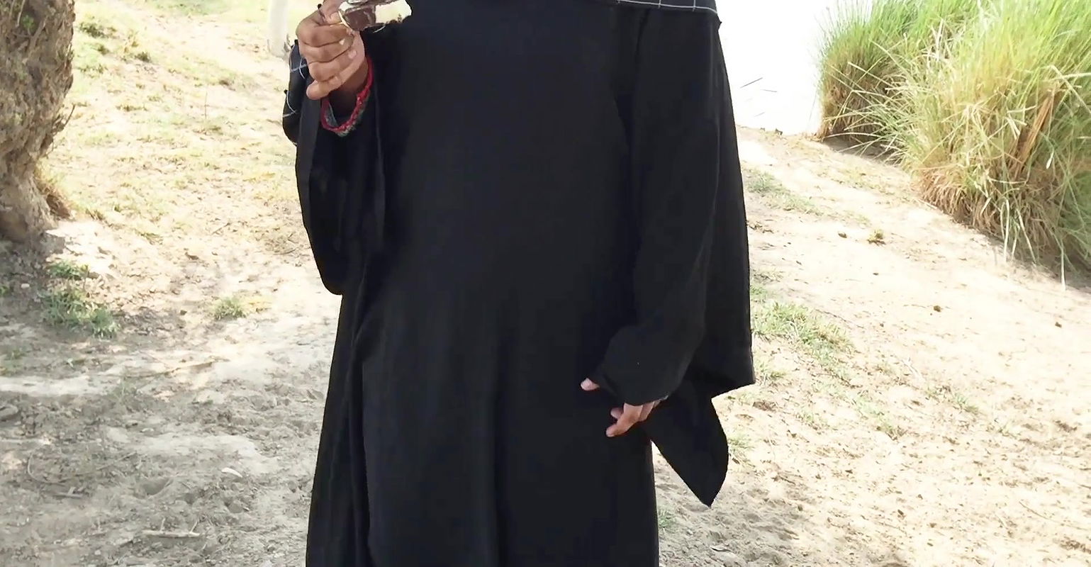 Darya jungle ma khadi Muslim hijab college girl ko road se pakad k chodaa hard sex pussy and anal sex with Indian clear audio