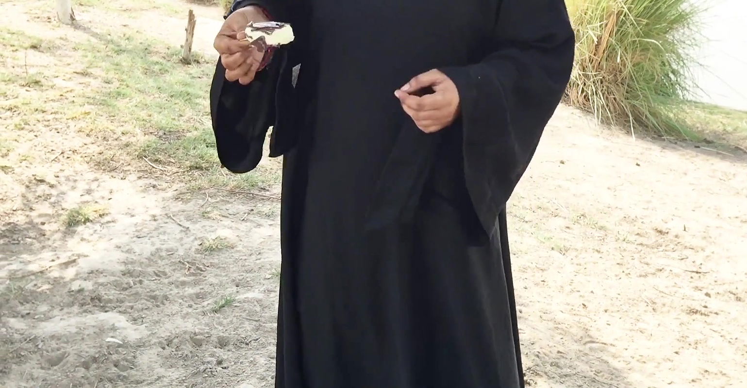 Darya jungle ma khadi Muslim hijab college girl ko road se pakad k chodaa hard sex pussy and anal sex with Indian clear audio