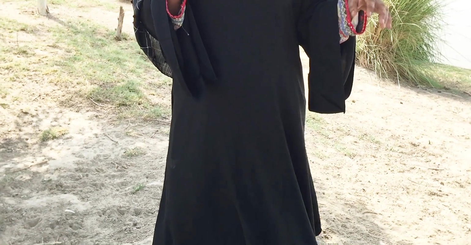 Darya jungle ma khadi Muslim hijab college girl ko road se pakad k chodaa hard sex pussy and anal sex with Indian clear audio