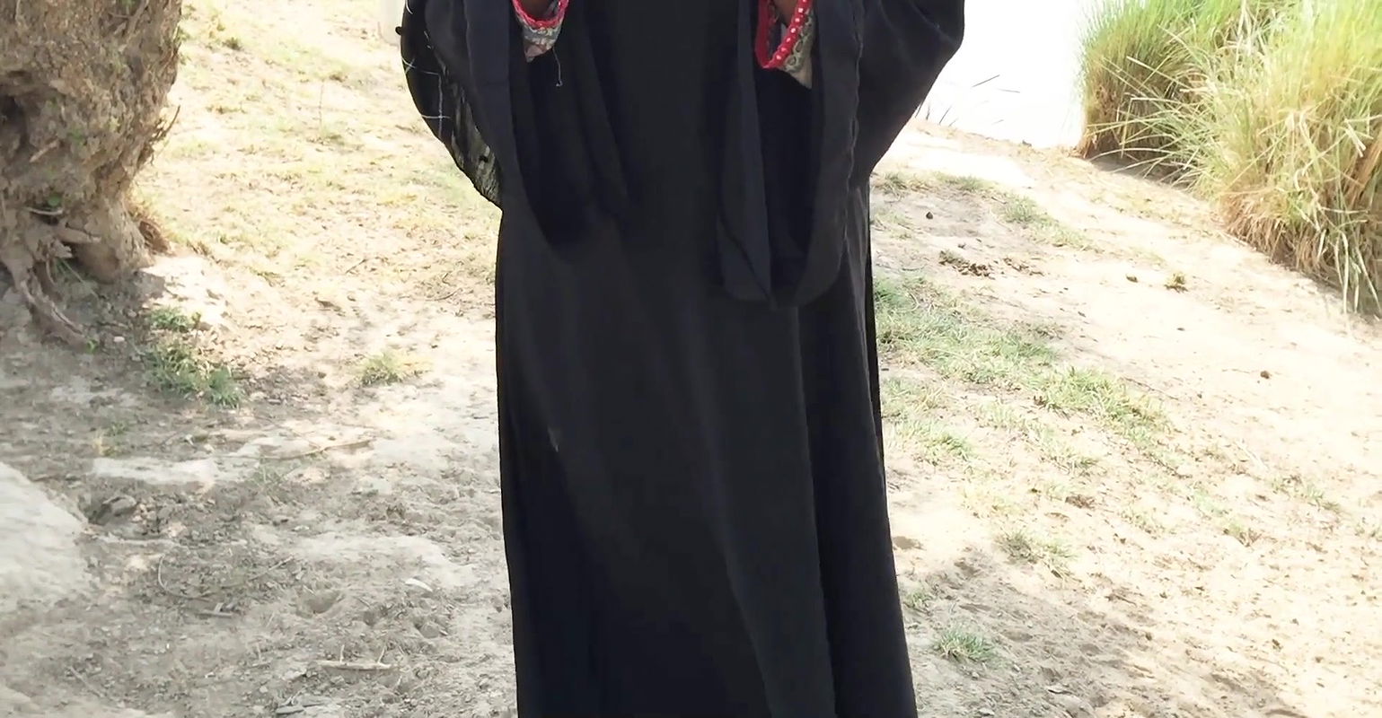 Darya jungle ma khadi Muslim hijab college girl ko road se pakad k chodaa hard sex pussy and anal sex with Indian clear audio