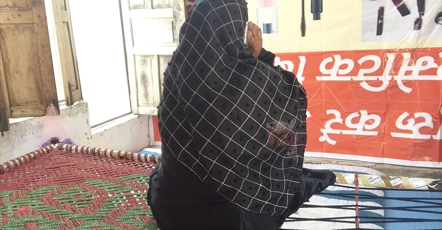 Jo mere sath Kam krna chahata ha wo mere channel ko subscribe video ko like aur favorite kr k ay osko he jwab dongi aur baat