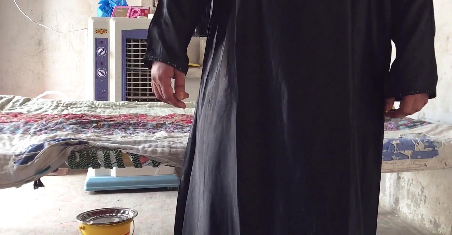 Muslim hijab girl apne bachy ki ball leny ai thi mere ghar aur chodwa k Gai ha zabardasti choda aur Maza lots hard sex audio