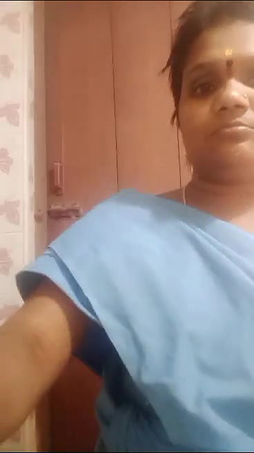 Desi bhabhi showing