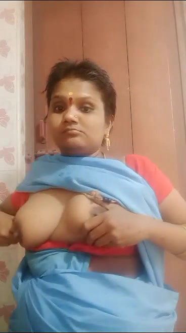 Desi bhabhi showing