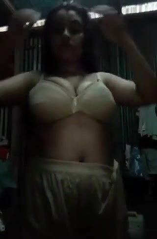 Village bhabi show her boobs