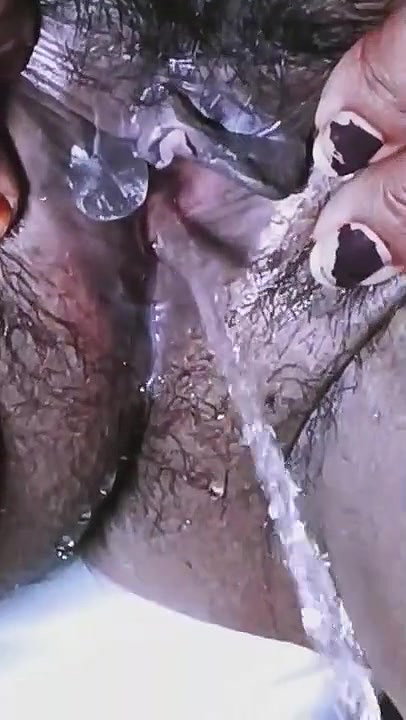Desi village aunty hot pee