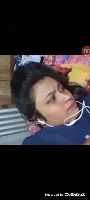 Desi bhabi hot boobs on cam