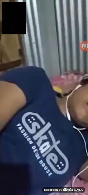 Desi bhabi hot boobs on cam