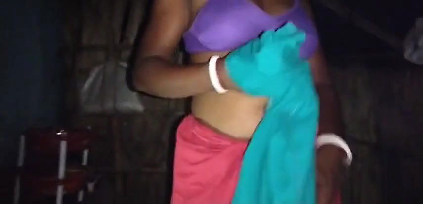 Pati nehi he is liye apni ongli se kiya