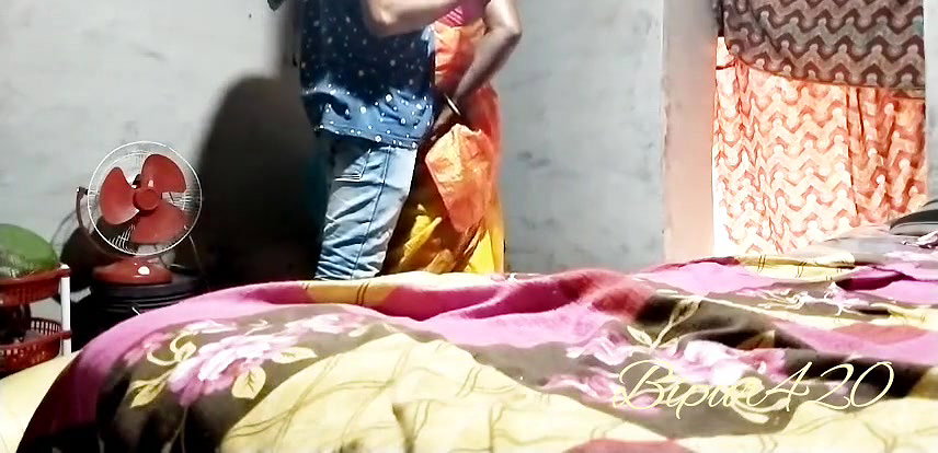 Wearing a yellow saree, I fucked my daughter-in-law