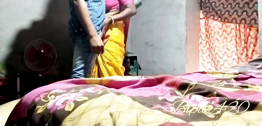 Wearing a yellow saree, I fucked my daughter-in-law