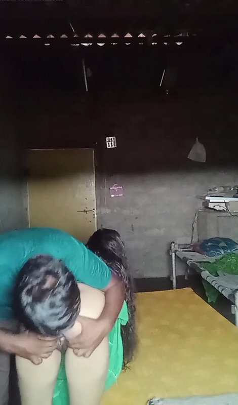 Akeli dekh deshi bhabhi ko jabarjast choda