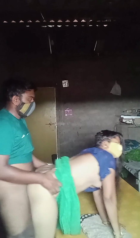 Akeli dekh deshi bhabhi ko jabarjast choda