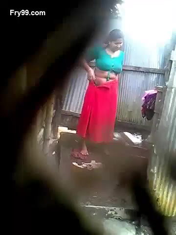 Next Door Bhabhi Shower – Movies