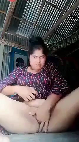 Horny Village Bhabi Fingering