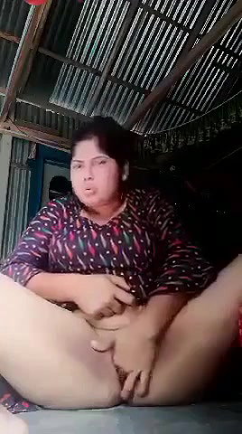 Horny Village Bhabi Fingering