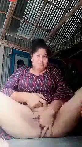 Horny Village Bhabi Fingering