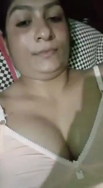 Bhabi Showing Hairy Pussy