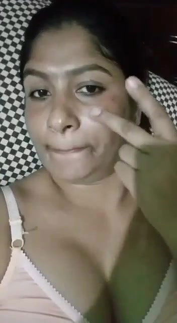 Bhabi Showing Hairy Pussy