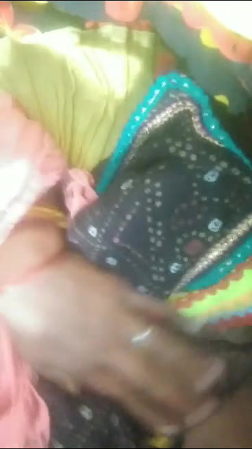 Village bhabhi showing