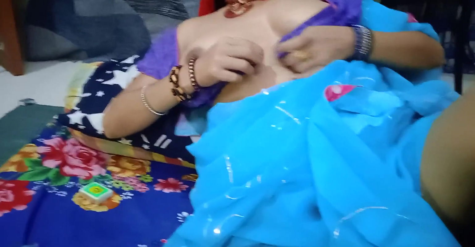 Desi bhabhi drink alcohol and smoke cigarette, and enjoy sex,hot pussy, boobs,nippal, clit.