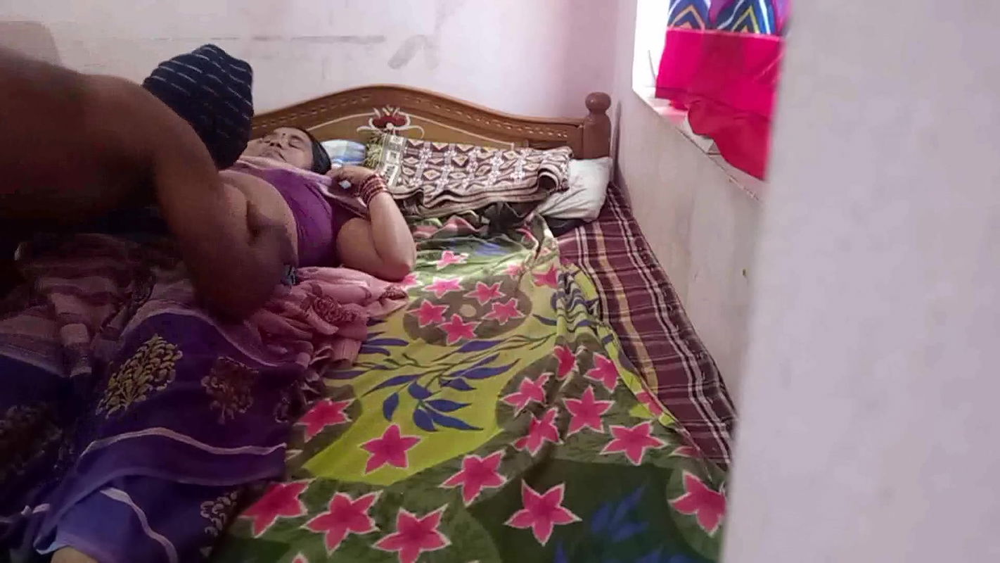 Sexy Mature Mom Rupa Sucks and Fucks