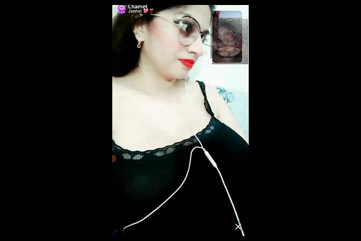 Pakistani beautiful cam girl jannat on chamet
