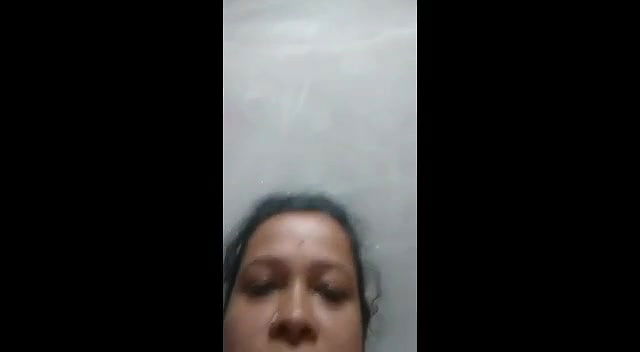 Horny Boudi Showing and Fingering