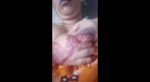 Horny Boudi Showing and Fingering