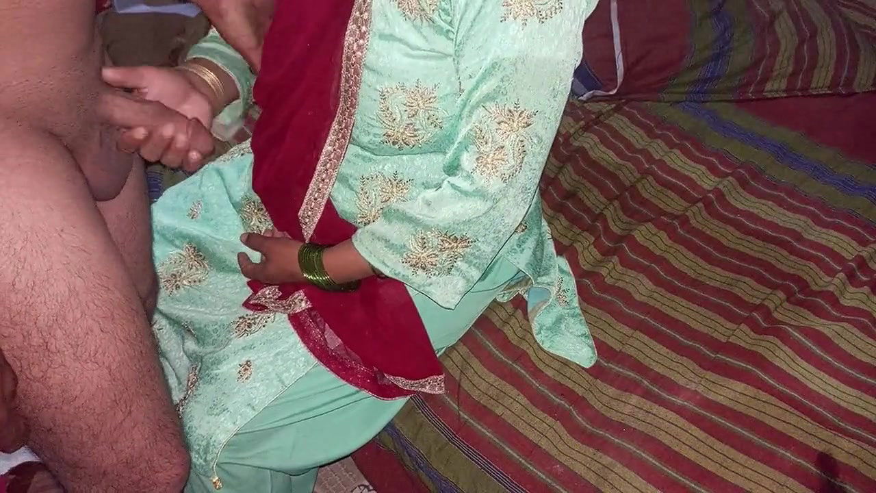 Stepdaughter Takes Dick From Behind When Alone in House