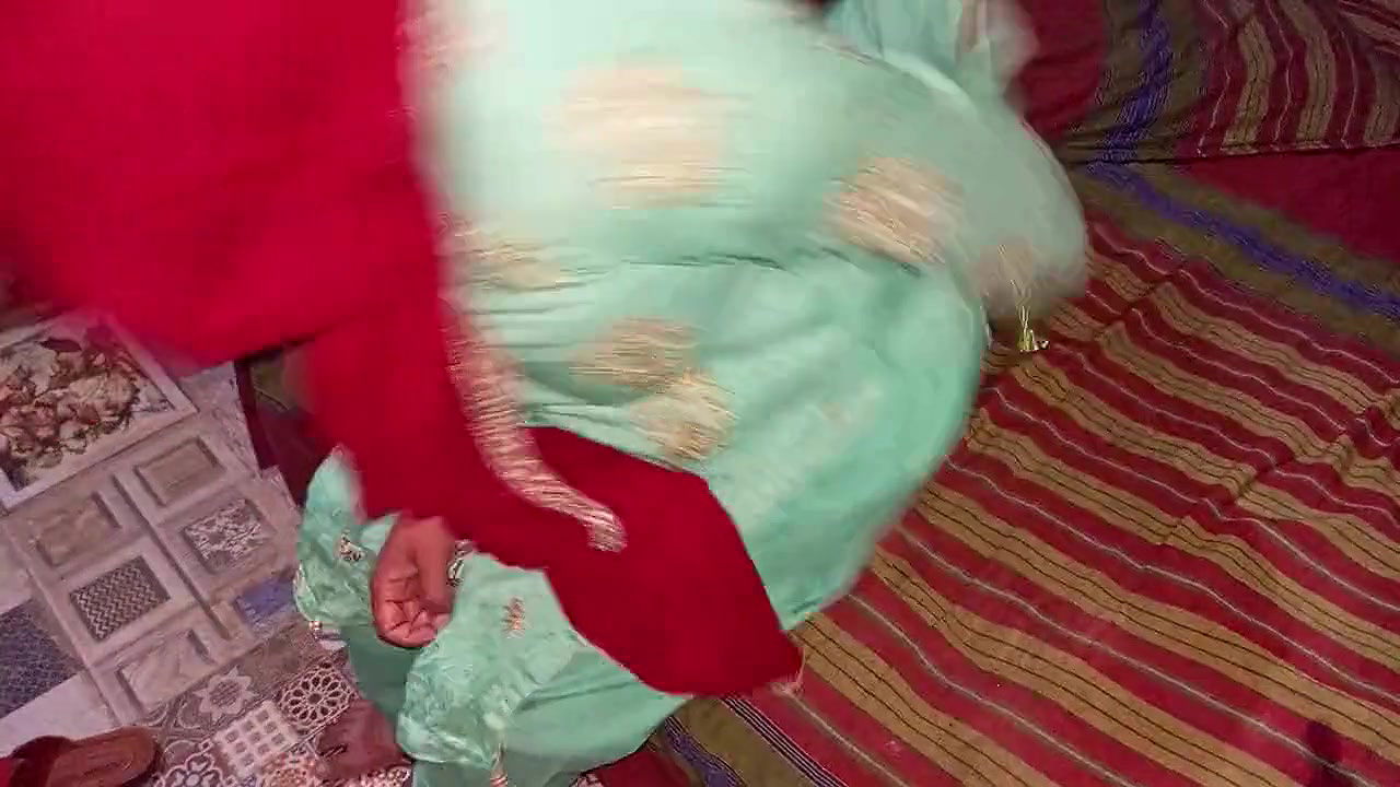 Stepdaughter Takes Dick From Behind When Alone in House