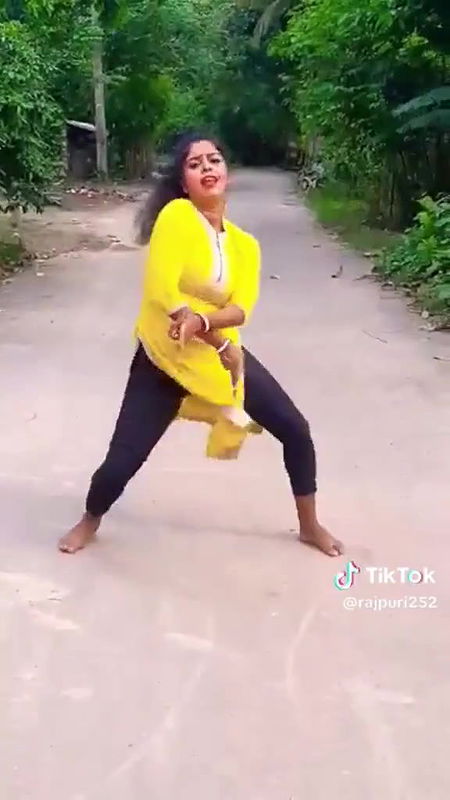 Bengali village girl hot shorts