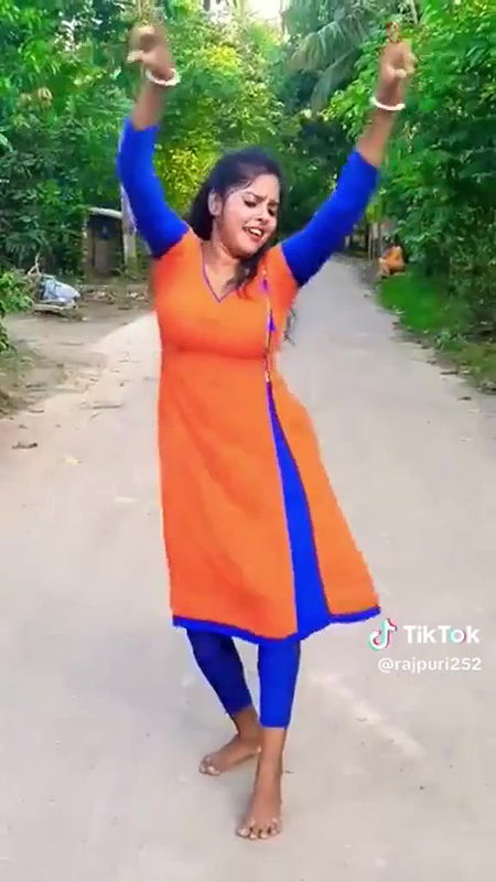 Bengali village girl hot shorts