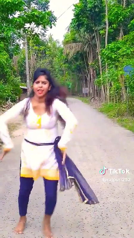 Bengali village girl hot shorts