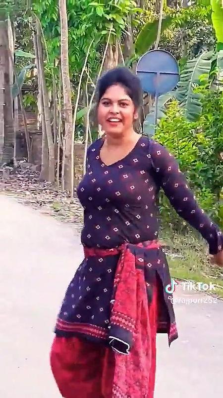 Bengali village girl hot shorts